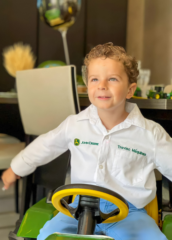 Fã Mirim Treviso Máquinas, Comemora Seu Aniversário no Estilo John Deere.